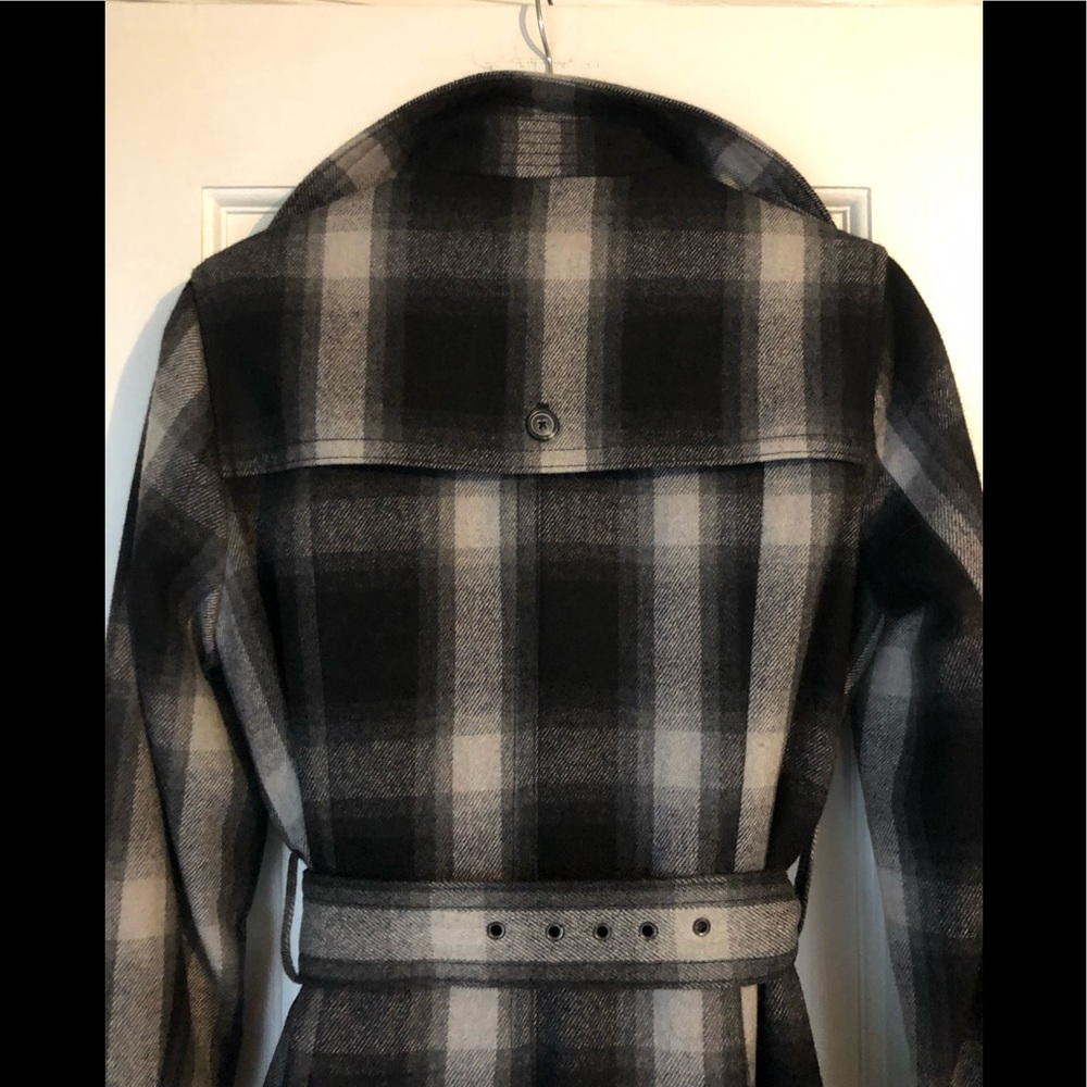EUC - Banana Republic Plaid Wool Peacoat; Looks brand new! Size XS - Picture 9 of 11